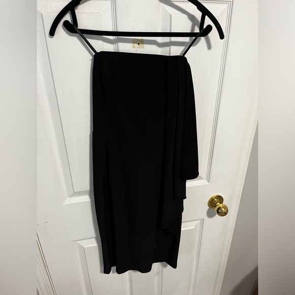 Le Chateau Classic Mini Black dress, Strapless. - Picture 8 of 8